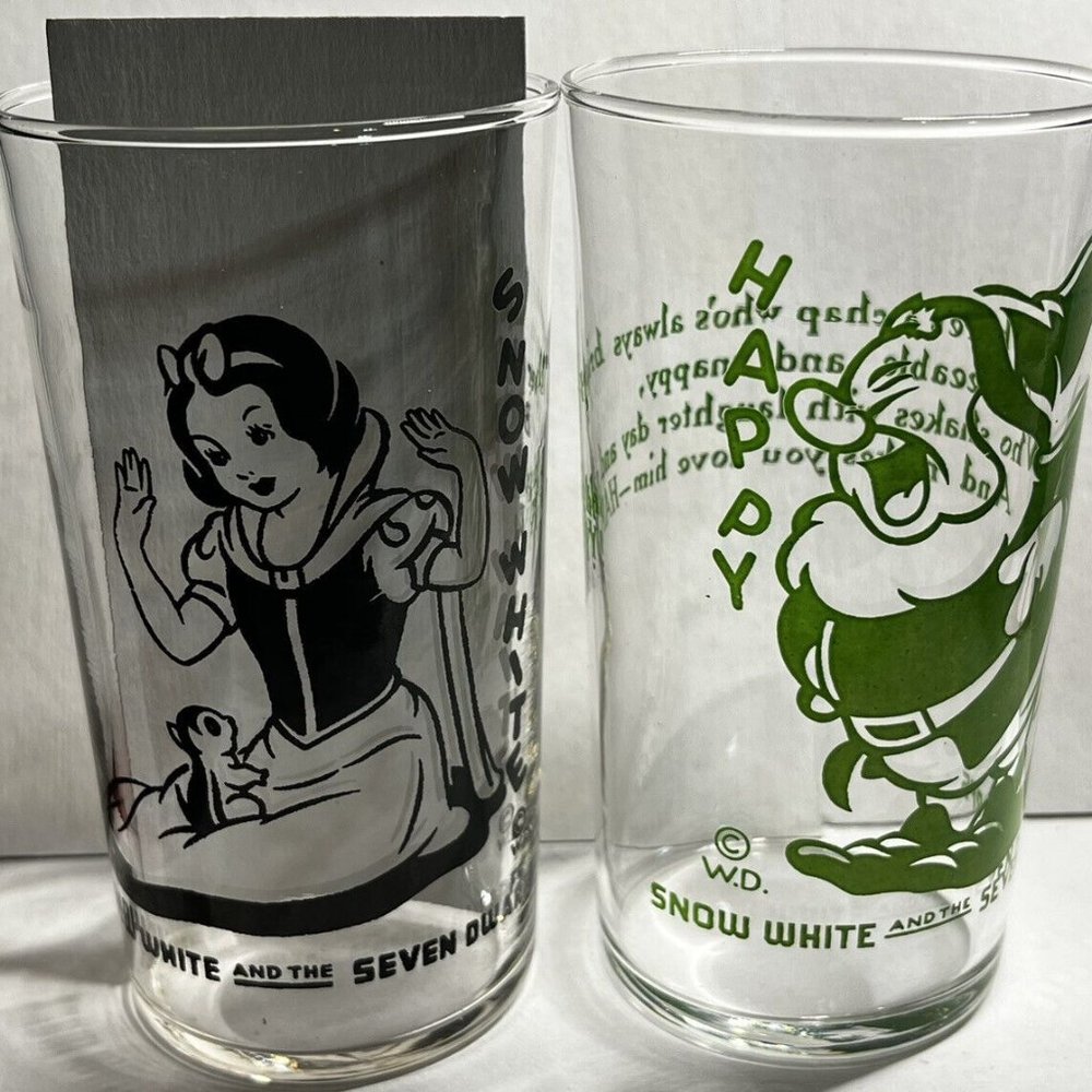 2 Mint / SCARCE DISNEY 1930’s SNOW WHITE & Seven DWARFS HAPPY GLASS  4 3/4” Tall